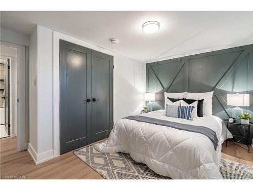 72 West 1St Street, Hamilton, ON - Indoor Photo Showing Bedroom