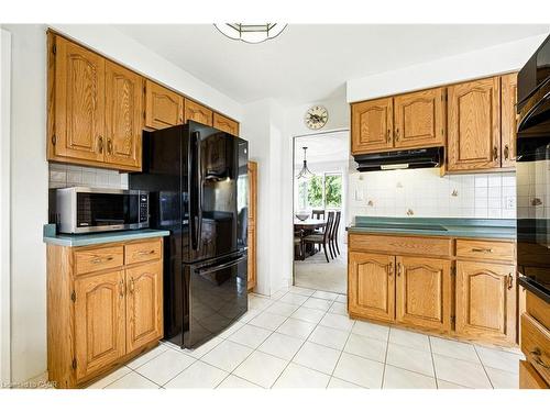 2276 Binbrook Road, Hamilton, ON - Indoor Photo Showing Kitchen