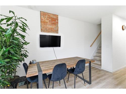 40 Fullerton Avenue, Hamilton, ON - Indoor Photo Showing Dining Room
