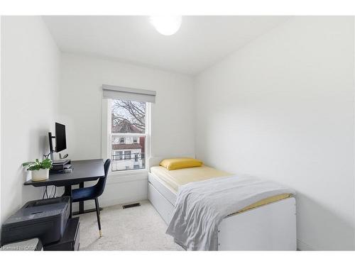 40 Fullerton Avenue, Hamilton, ON - Indoor Photo Showing Other Room