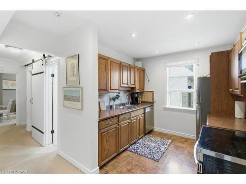 52 Sylvia Crescent, Hamilton, ON - Indoor Photo Showing Kitchen