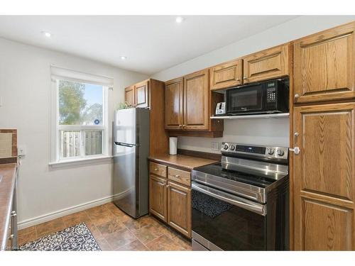 52 Sylvia Crescent, Hamilton, ON - Indoor Photo Showing Kitchen
