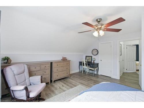 52 Sylvia Crescent, Hamilton, ON - Indoor Photo Showing Bedroom