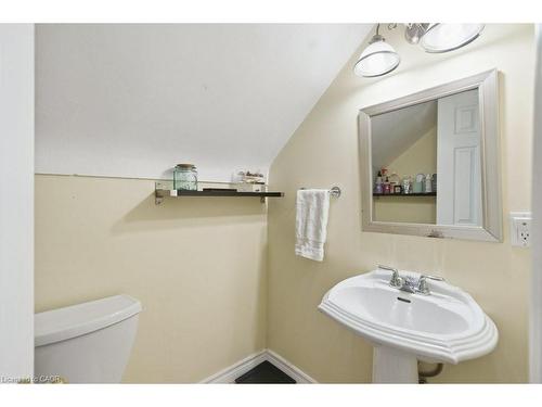 52 Sylvia Crescent, Hamilton, ON - Indoor Photo Showing Bathroom