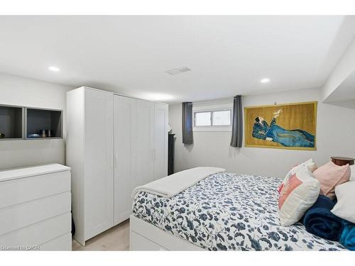 52 Sylvia Crescent, Hamilton, ON - Indoor Photo Showing Bedroom