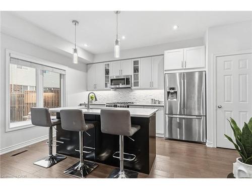 7-21 Madonna Drive, Hamilton, ON - Indoor Photo Showing Kitchen With Stainless Steel Kitchen With Upgraded Kitchen