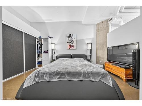 502-66 Bay Street S, Hamilton, ON - Indoor Photo Showing Bedroom