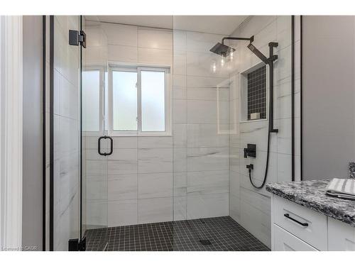 23-1415 Hazelton Boulevard, Burlington, ON - Indoor Photo Showing Bathroom