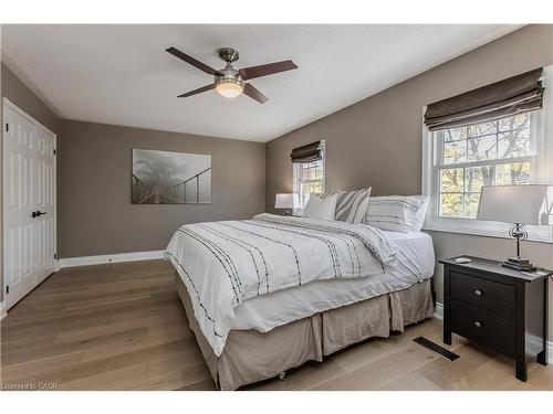 23-1415 Hazelton Boulevard, Burlington, ON - Indoor Photo Showing Bedroom