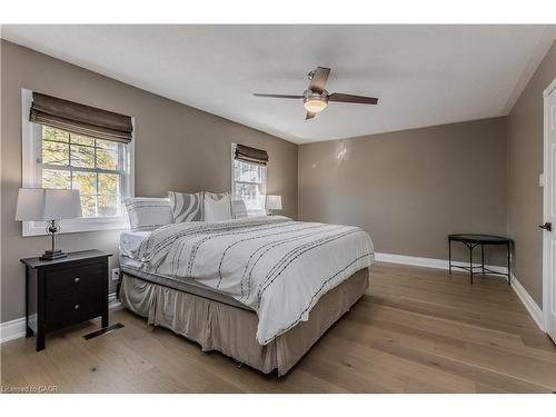 23-1415 Hazelton Boulevard, Burlington, ON - Indoor Photo Showing Bedroom