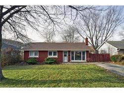 144 Jacobson Avenue  St. Catharines, ON L2T 3A5