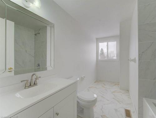 502 Misty Crescent, Kitchener, ON - Indoor Photo Showing Bathroom
