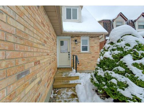 502 Misty Crescent, Kitchener, ON - Outdoor