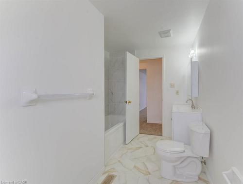 502 Misty Crescent, Kitchener, ON - Indoor Photo Showing Bathroom