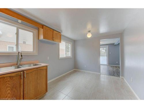 502 Misty Crescent, Kitchener, ON - Indoor Photo Showing Kitchen With Double Sink