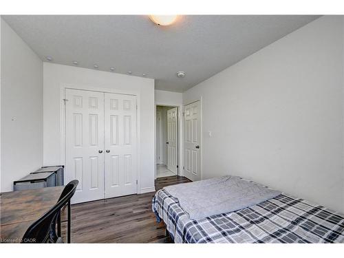 7C-164 Heiman Street, Kitchener, ON - Indoor Photo Showing Bedroom