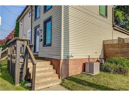 201 Barton Street W, Hamilton, ON - Outdoor