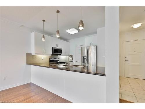 509-1980 Imperial Way, Burlington, ON - Indoor Photo Showing Kitchen