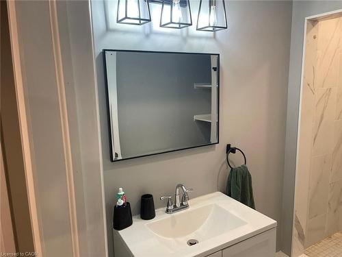 Bsmt-44 Mcclellan Road, Caledon, ON - Indoor Photo Showing Bathroom