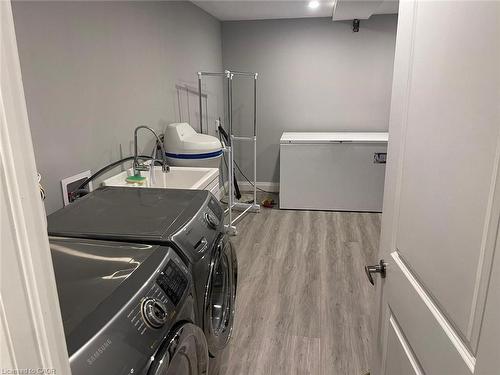 Bsmt-44 Mcclellan Road, Caledon, ON - Indoor Photo Showing Laundry Room