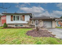 44 Reiner Crescent E Wellesley, ON N0B 2T0