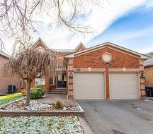 39 Mountainberry Road  Brampton, ON L6R 1J3