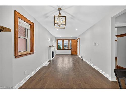 266 Wexford Avenue S, Hamilton, ON - Indoor Photo Showing Other Room