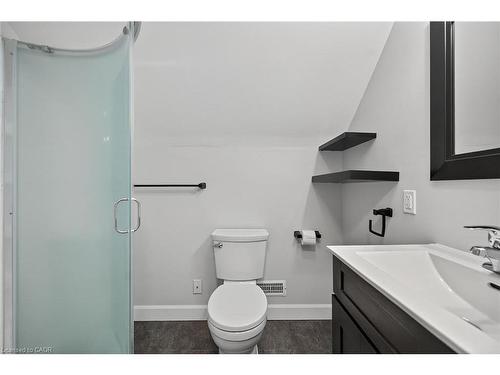 266 Wexford Avenue S, Hamilton, ON - Indoor Photo Showing Bathroom