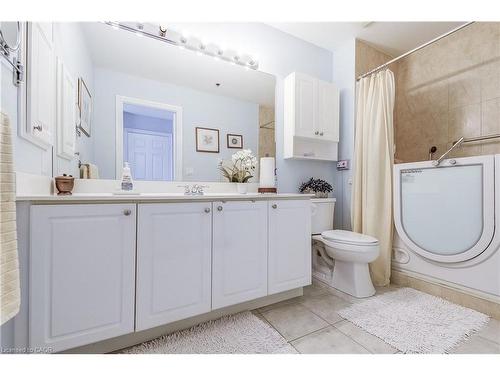 2509-100 Burloak Drive, Burlington, ON - Indoor Photo Showing Bathroom