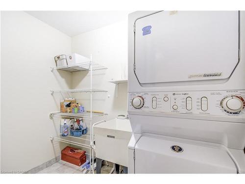 2509-100 Burloak Drive, Burlington, ON - Indoor Photo Showing Laundry Room