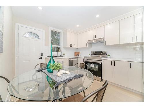 98 Birch Avenue, Hamilton, ON - Indoor Photo Showing Kitchen