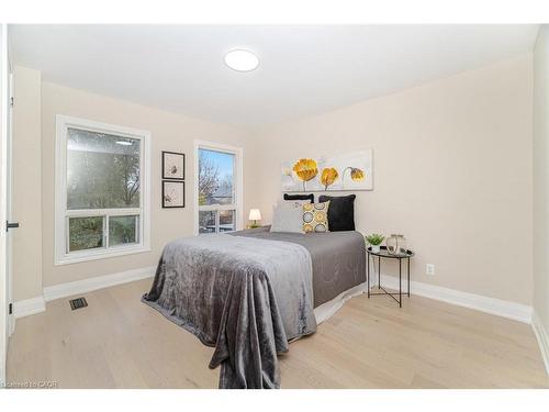 98 Birch Avenue, Hamilton, ON - Indoor Photo Showing Bedroom