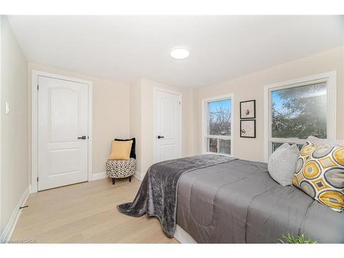 98 Birch Avenue, Hamilton, ON - Indoor Photo Showing Bedroom