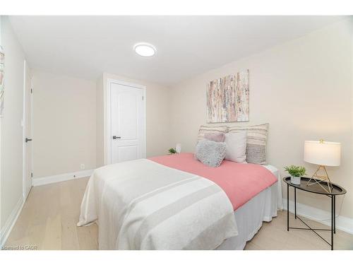 98 Birch Avenue, Hamilton, ON - Indoor Photo Showing Bedroom