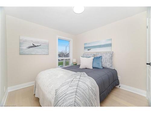 98 Birch Avenue, Hamilton, ON - Indoor Photo Showing Bedroom