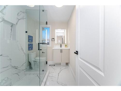 98 Birch Avenue, Hamilton, ON - Indoor Photo Showing Bathroom