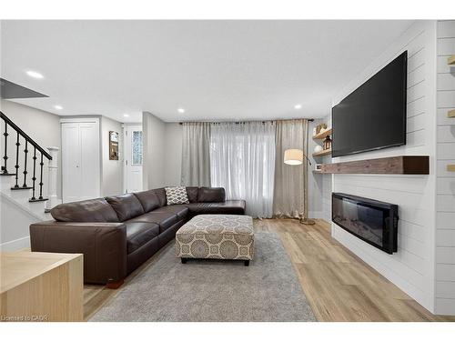 1091 Upper Wellington Street, Hamilton, ON - Indoor Photo Showing Living Room With Fireplace