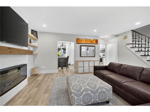 1091 Upper Wellington Street, Hamilton, ON - Indoor Photo Showing Living Room With Fireplace
