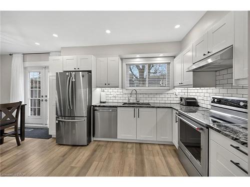 1091 Upper Wellington Street, Hamilton, ON - Indoor Photo Showing Kitchen With Upgraded Kitchen