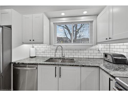 1091 Upper Wellington Street, Hamilton, ON - Indoor Photo Showing Kitchen With Upgraded Kitchen