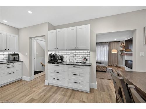 1091 Upper Wellington Street, Hamilton, ON - Indoor Photo Showing Kitchen
