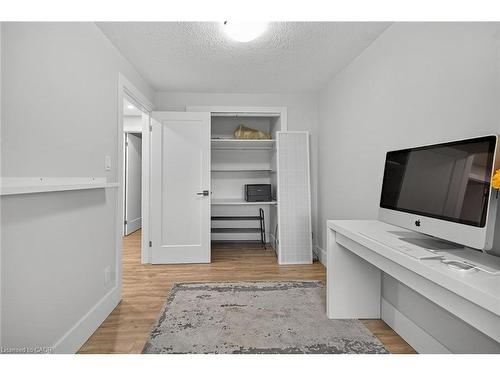 1091 Upper Wellington Street, Hamilton, ON - Indoor