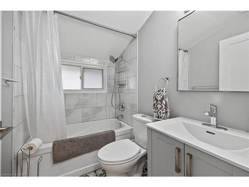 1091 Upper Wellington Street, Hamilton, ON - Indoor Photo Showing Bathroom