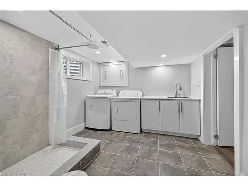 1091 Upper Wellington Street, Hamilton, ON - Indoor Photo Showing Laundry Room