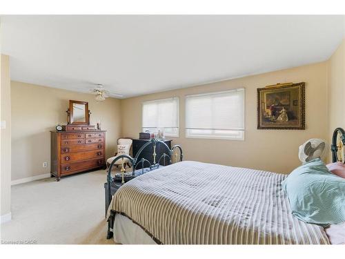 21-2107 Marine Drive, Oakville, ON - Indoor Photo Showing Bedroom