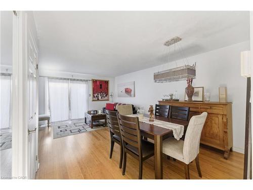 21-2107 Marine Drive, Oakville, ON - Indoor Photo Showing Dining Room