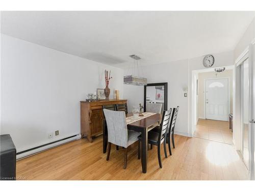 21-2107 Marine Drive, Oakville, ON - Indoor Photo Showing Dining Room
