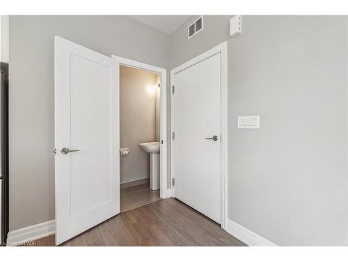 532-657 Cricklewood Drive, Mississauga, ON - Indoor Photo Showing Other Room