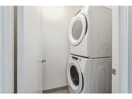 532-657 Cricklewood Drive, Mississauga, ON - Indoor Photo Showing Laundry Room