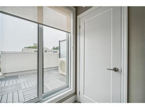 532-657 Cricklewood Drive, Mississauga, ON - Indoor Photo Showing Other Room